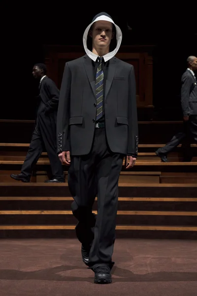 Look 8